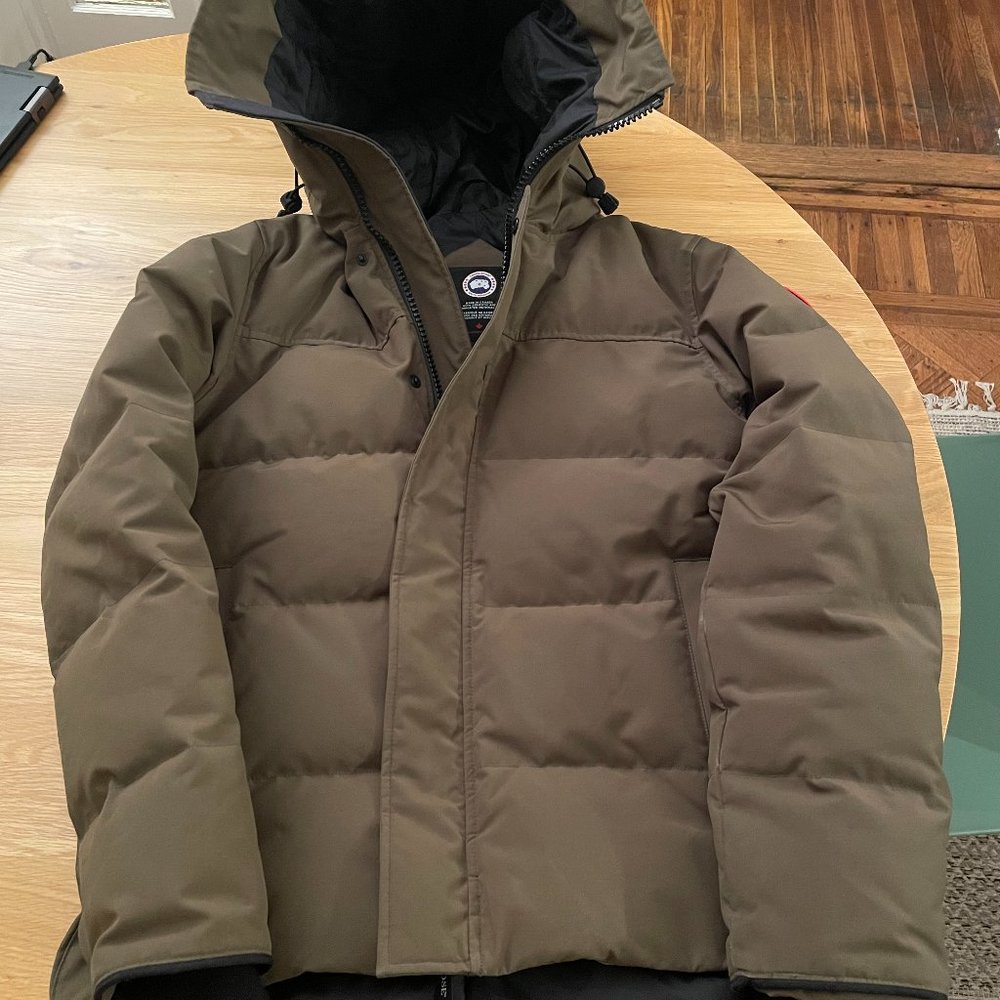 Like new Canada Goose Men's MacMillan Parka, Military Green (size S)